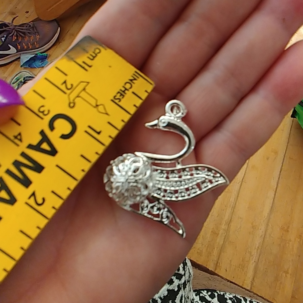 Swan pendant